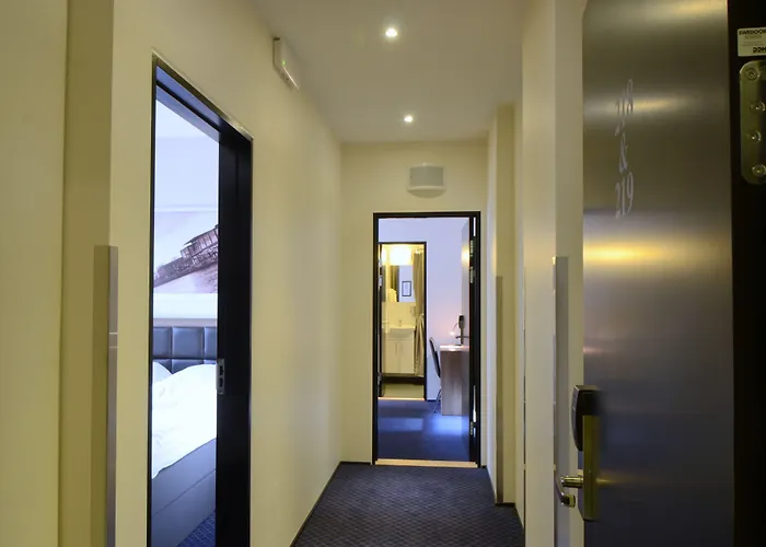 Dancenter Jomfru Ane 4*